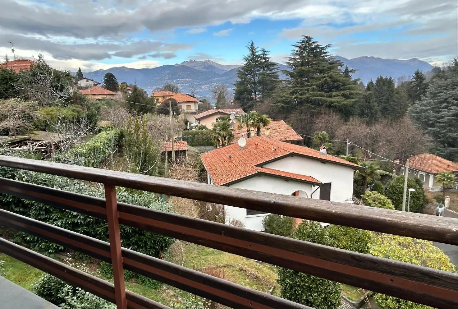 바레세 Kibilu - Laveno Balcony Retreat 아파트 0*,