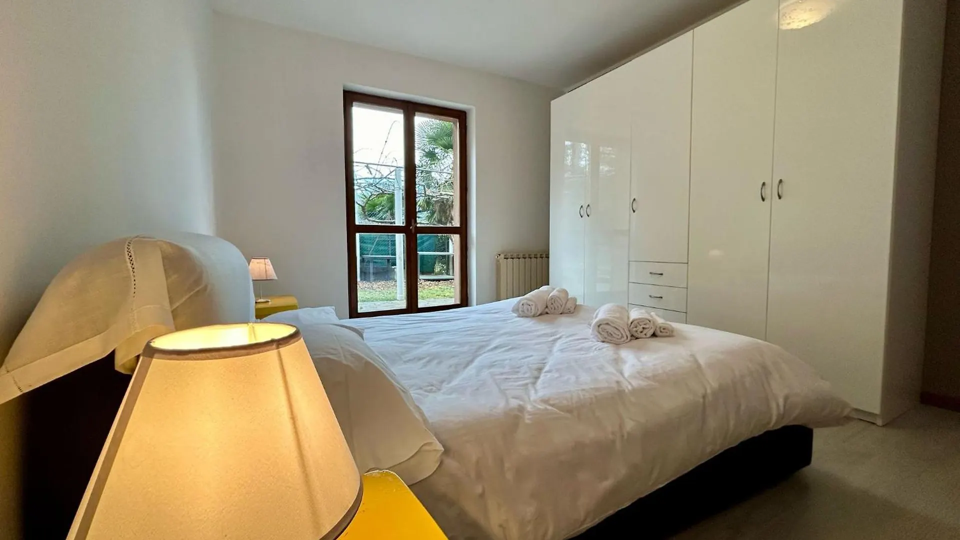 Kibilu - Laveno Balcony Retreat Apartment Varese