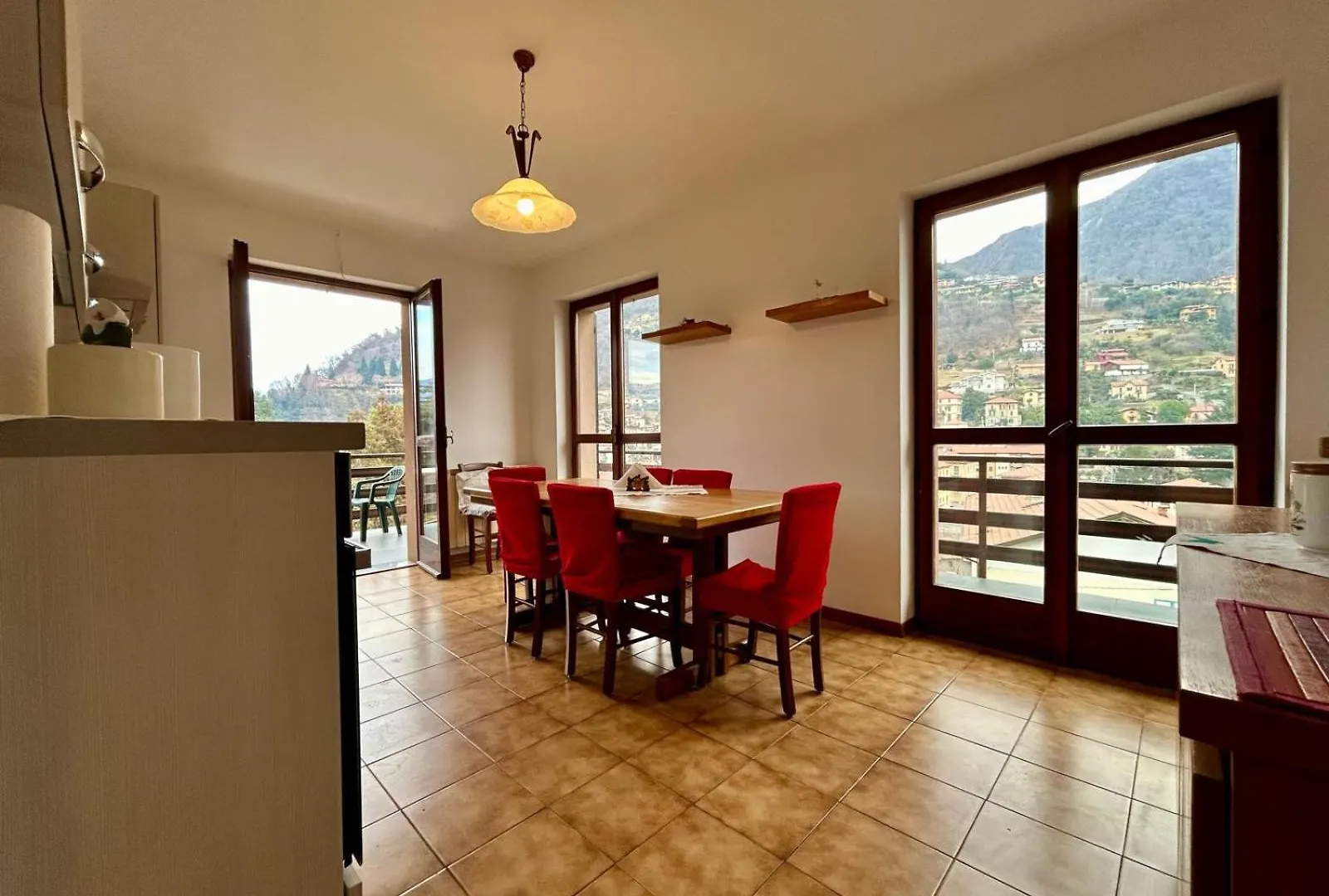 Kibilu - Laveno Balcony Retreat Apartment Varese