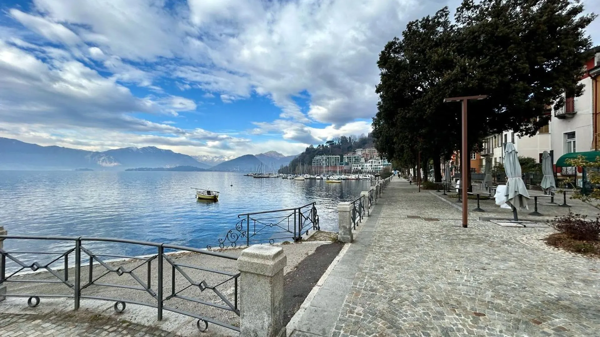 Kibilu - Laveno Balcony Retreat Apartment Varese