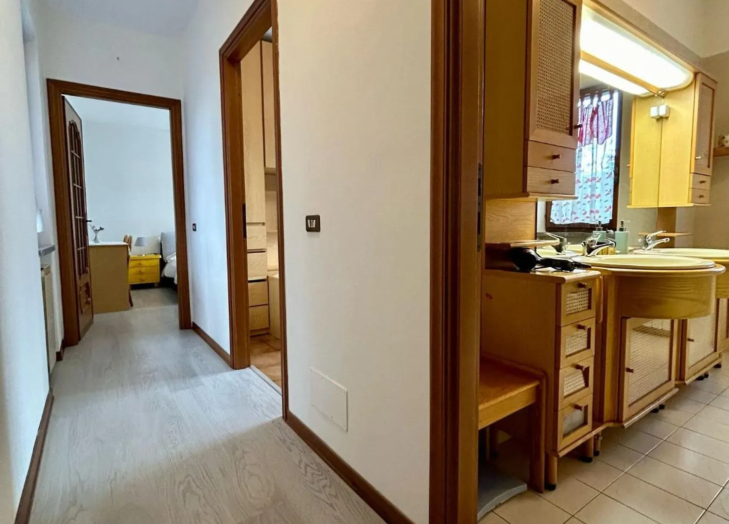 Kibilu - Laveno Balcony Retreat Apartment Varese
