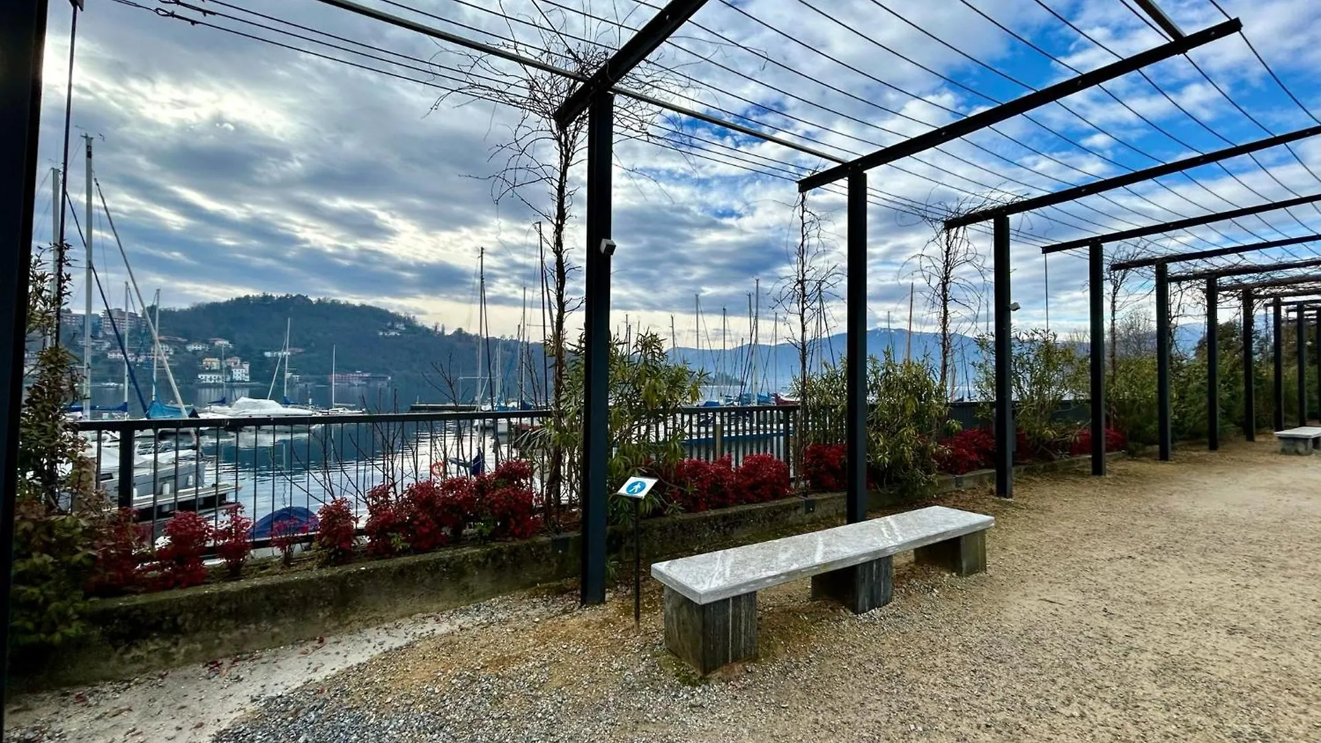 Kibilu - Laveno Balcony Retreat Apartment Varese