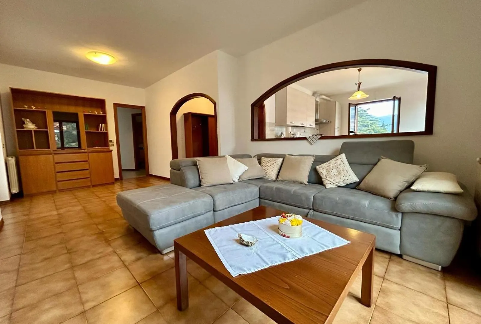 Kibilu - Laveno Balcony Retreat Apartment Varese