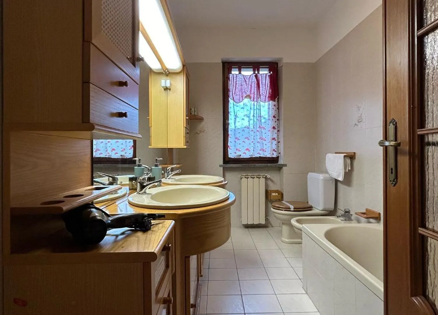 Kibilu - Laveno Balcony Retreat Apartment Varese 0*,  Italy